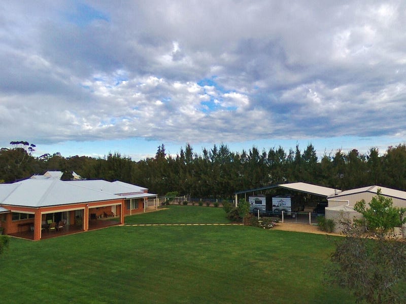 11 Baden Drive, Toolamba, Vic 3614 Property Details