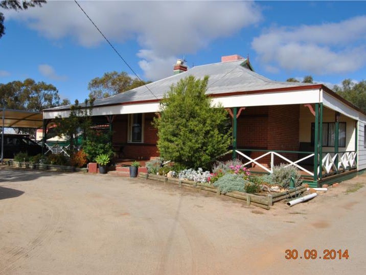 33 Moore Street, Kellerberrin, WA 6410
