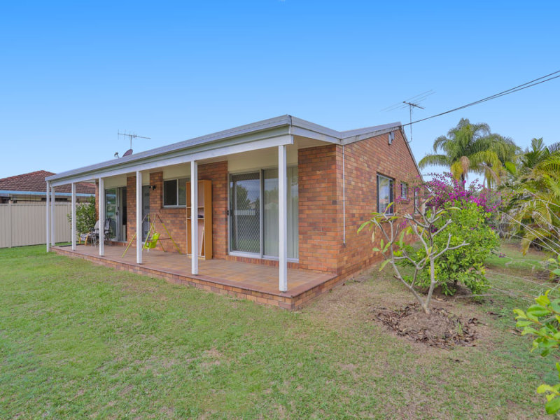 32 Pinewood Street, Redcliffe, Qld 4020 Property Details