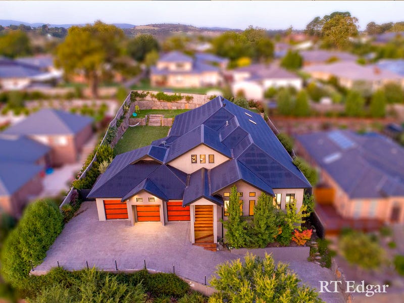 35 Dumbarton Way, Gisborne, Vic 3437 Property Details