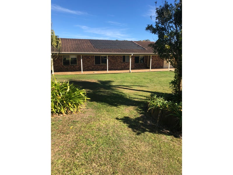33 Preston Drive, Macksville, NSW 2447