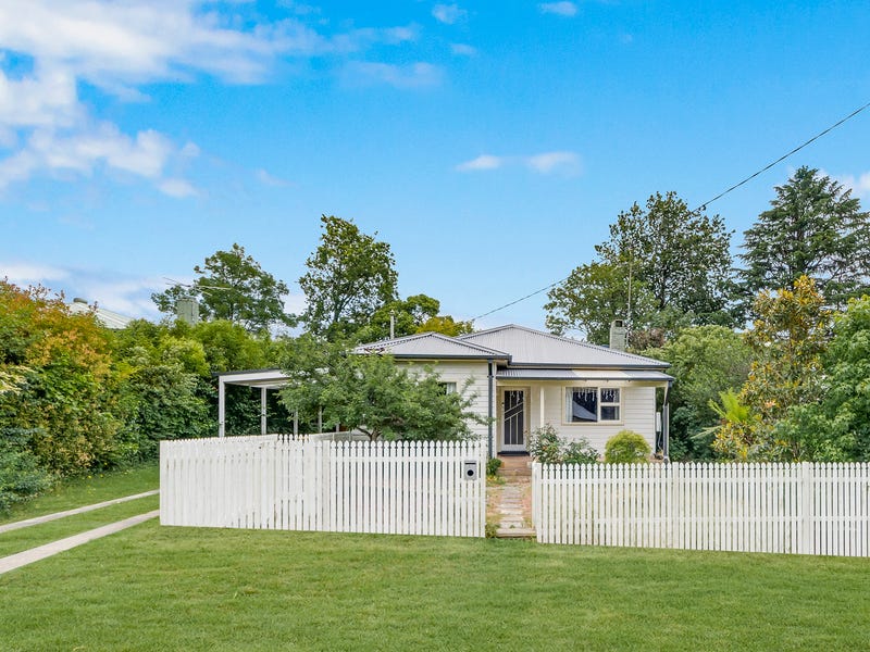 12 Rodova Street Katoomba Nsw 2780 Property Details