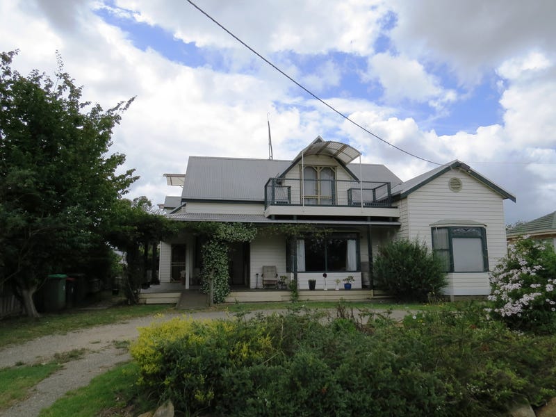 9 Robb Street, Bairnsdale, Vic 3875 Property Details