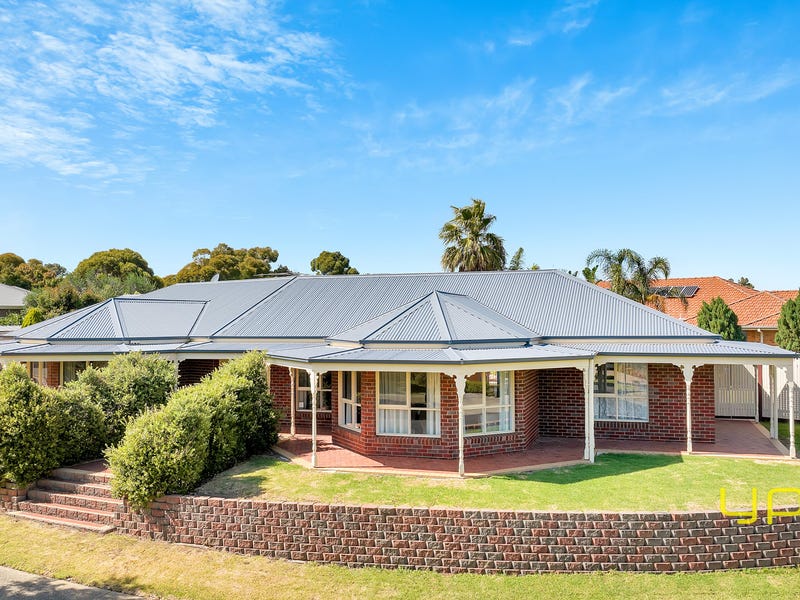 32 Holmwood Cres, Doreen, Vic 3754 House for Sale