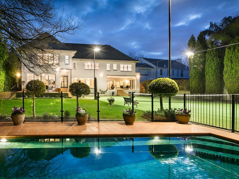 32 Albany Road, Toorak, Vic 3142 Property Details