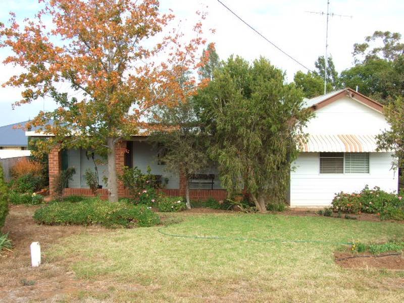 55 Mitchell Street, Parkes, NSW 2870