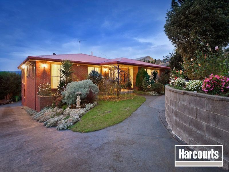 31 Highland Drive, Pakenham, Vic 3810 Property Details