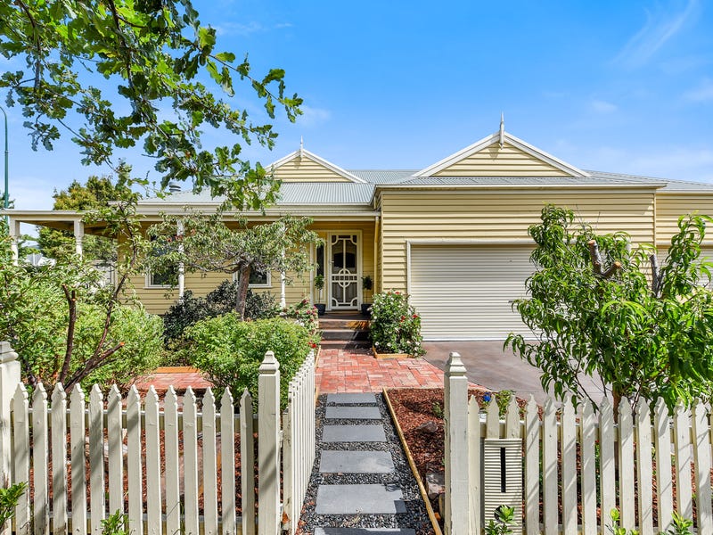 5 St Johns Wood Terrace, Berwick, Vic 3806 Property Details