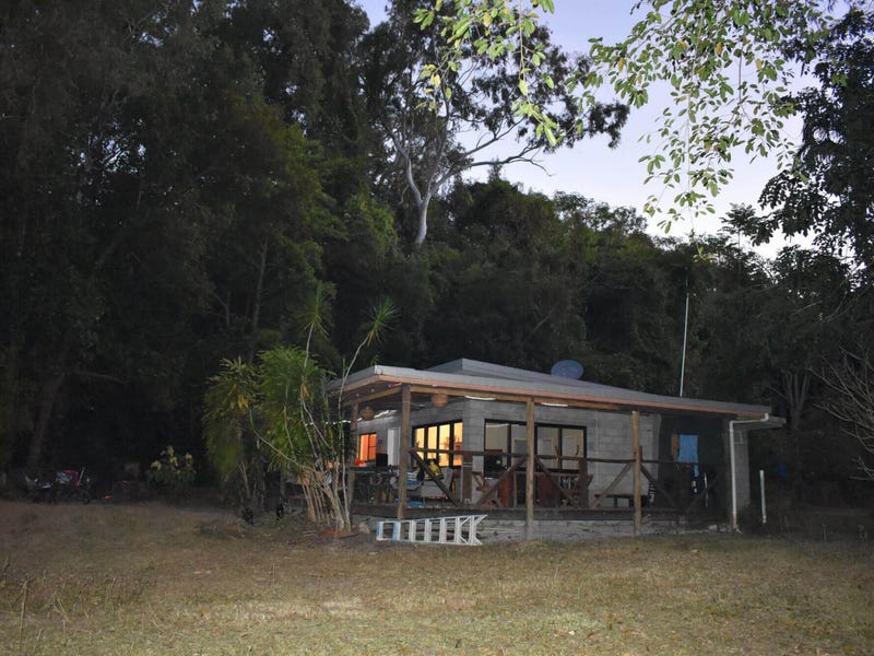 28 30 East Street, Bloomfield, Qld 4895 Property Details