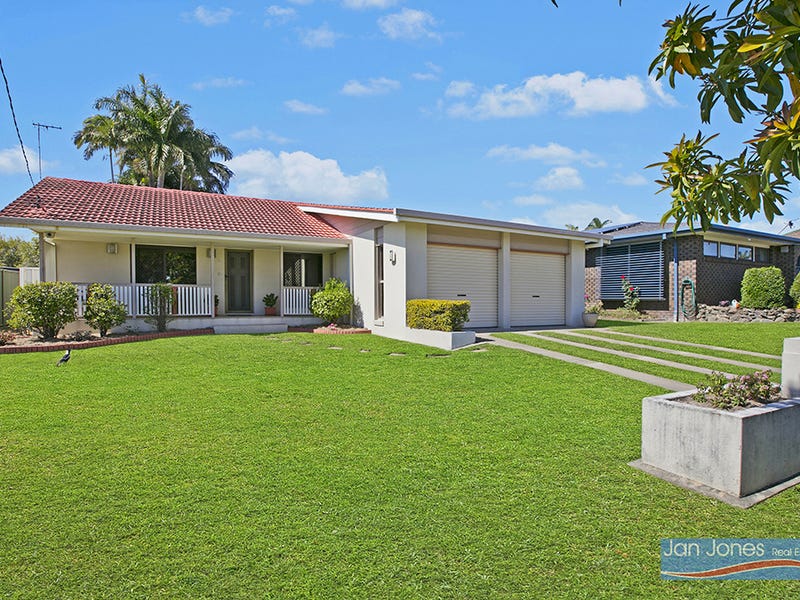 12 Pinewood Street, Redcliffe, Qld 4020 Property Details