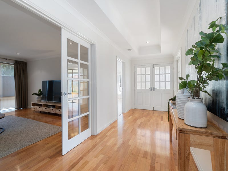 14 Devereux Crescent, Aveley, WA 6069 Property Details