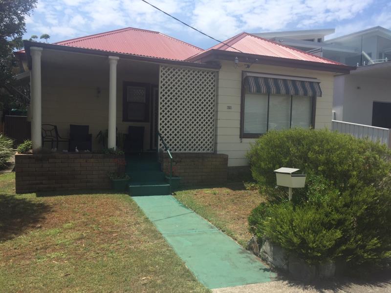 426 The Esplanade, Warners Bay, NSW 2282