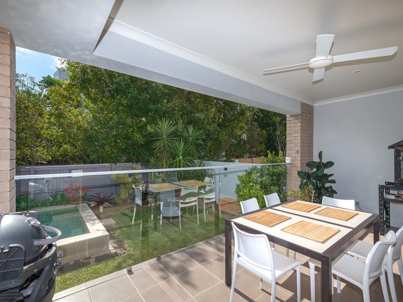 1/15 Broadwater Street, Runaway Bay, QLD 4216