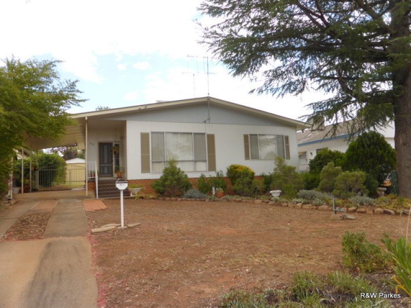 30 Orange Street, Parkes, NSW 2870 Property Details