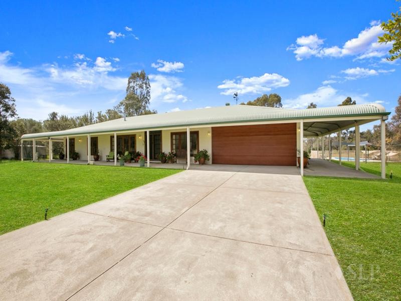 45 Wolfe Road, Oakford, WA 6121