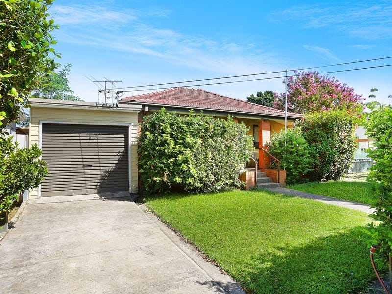 28 Lorraine Street, Peakhurst, NSW 2210