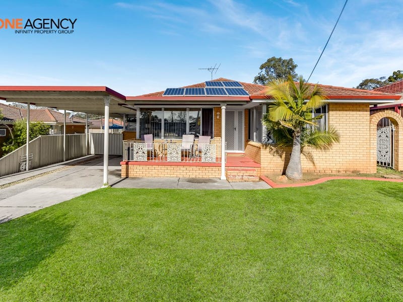 18 Macquarie Avenue, Leumeah, NSW 2560