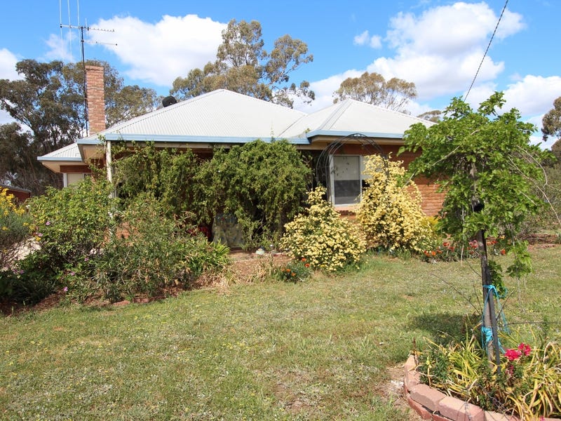 12 Whewell Street, Neilborough, VIC 3570