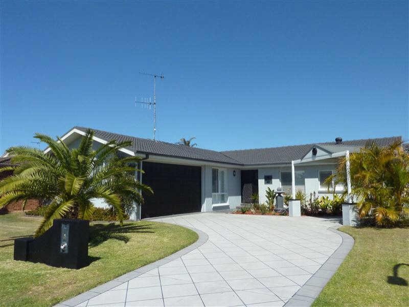 6 Bounty Key, Forster, NSW 2428