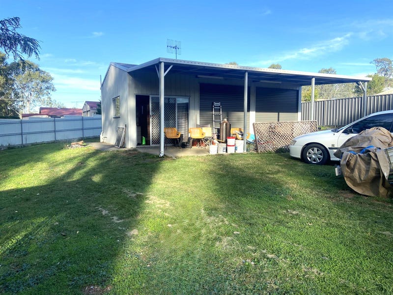 2 Hawthorne Street, Nanango, QLD 4615