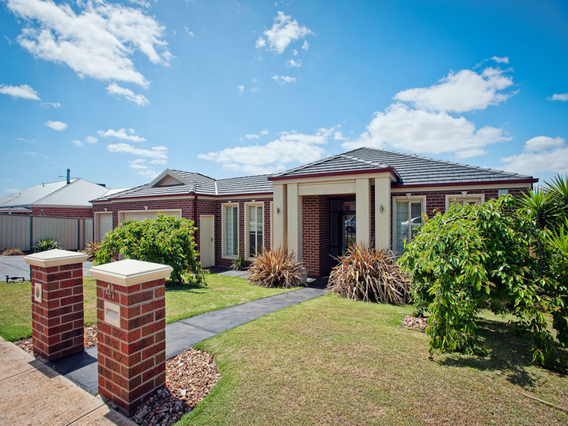 41 Grantleigh Drive, Darley, VIC 3340