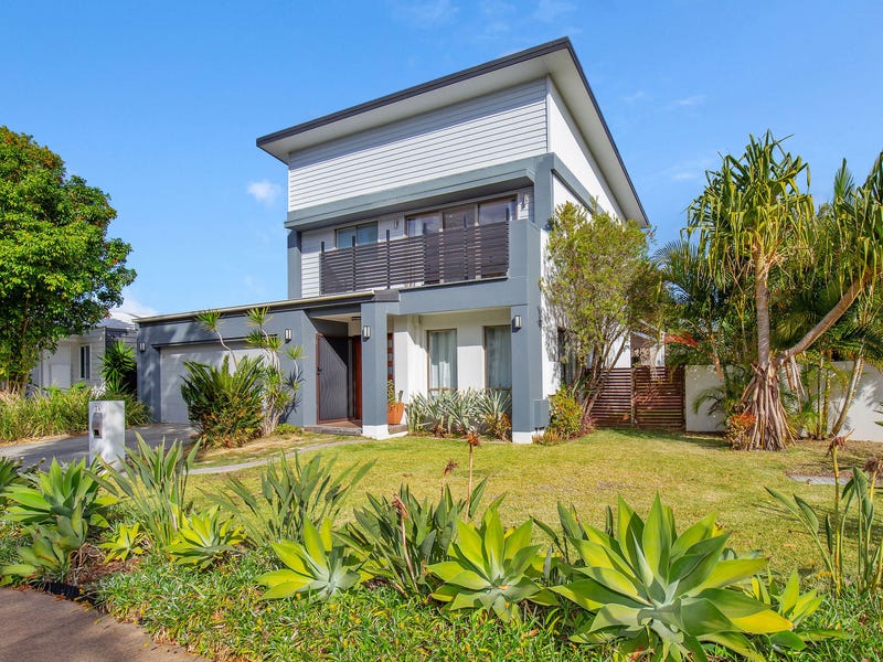 26 Cova Boulevard, Hope Island, QLD 4212