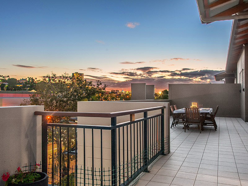 22/1 Newstead Avenue, Newstead, Qld 4006 Property Details