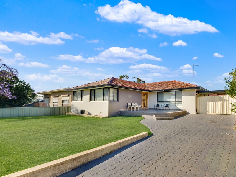 51 Campbellfield Avenue, Bradbury, NSW 2560