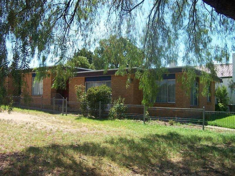 83 Edwards Street, Young, NSW 2594 Property Details