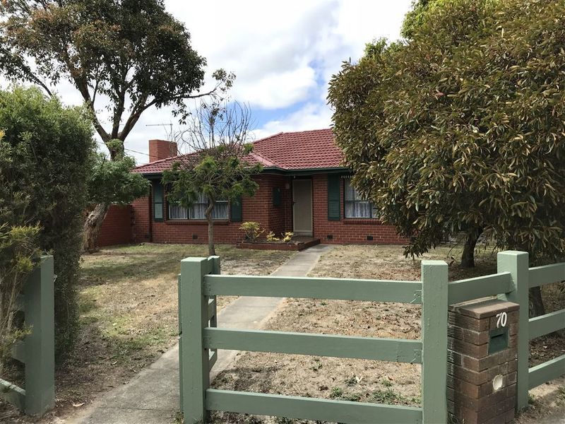 70 Railway Parade, Seaford, VIC 3198