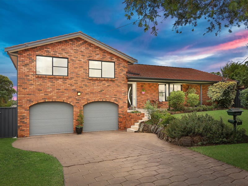 70 Sturt Avenue, Hall, NSW 2198