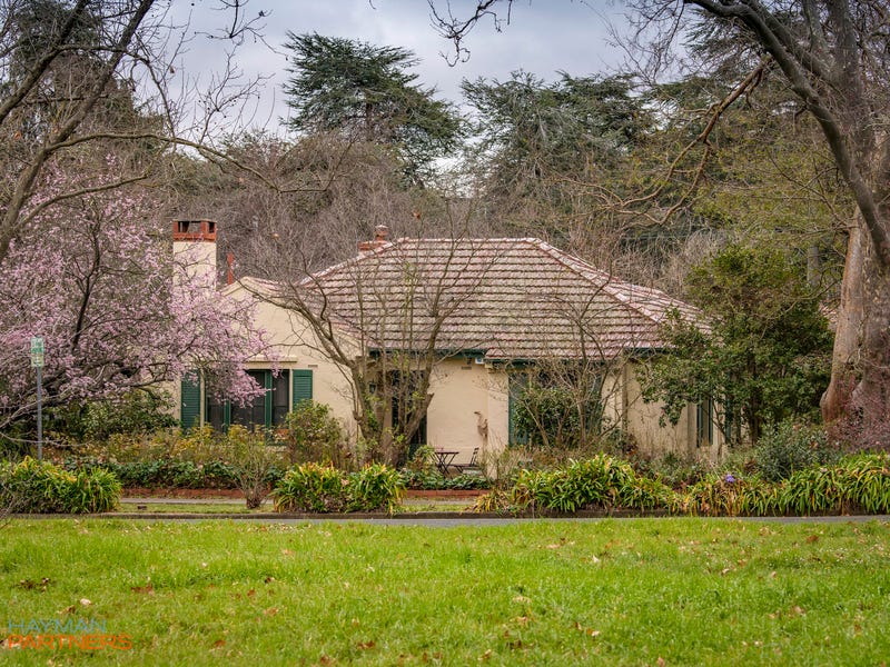 11 Geerilong Gardens, Reid, ACT 2612 Property Details