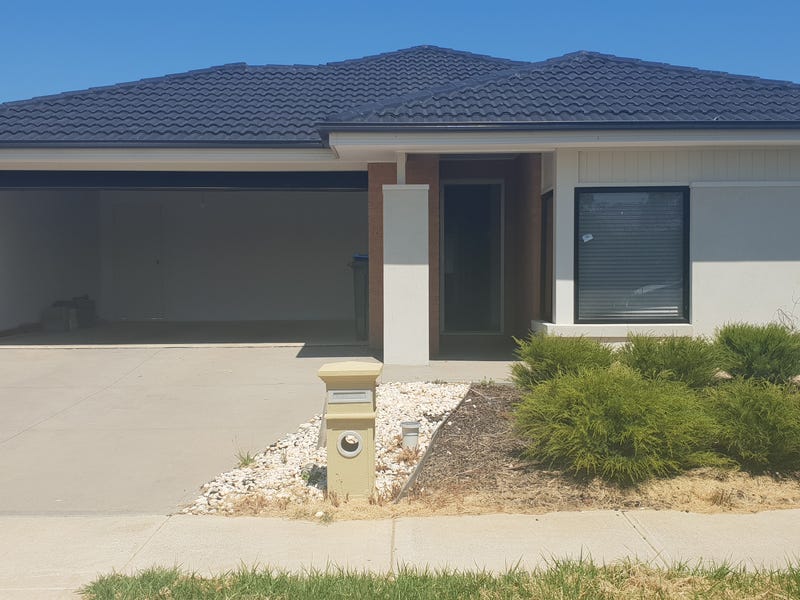 16 Statesman Way, Point Cook, VIC 3030