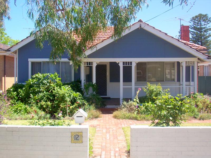 12 Montgomery Street, Beaconsfield, WA 6162 Property Details