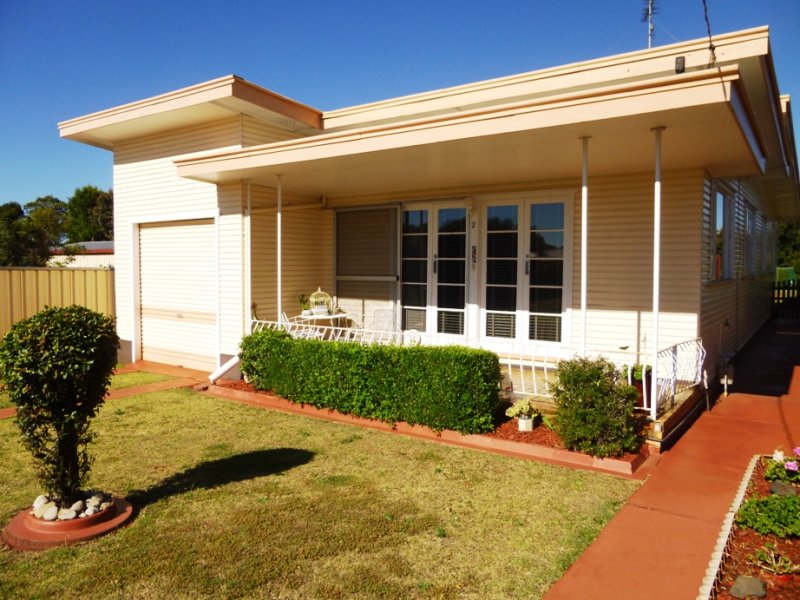 2 Bothwell Street, Newtown, Qld 4350 Property Details