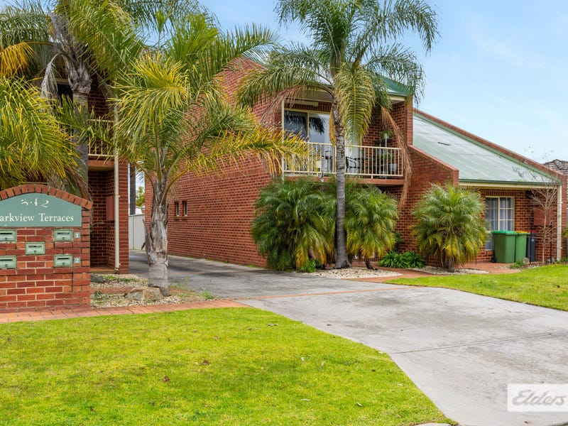 2/542 Kotthoff Street, Lavington, NSW 2641