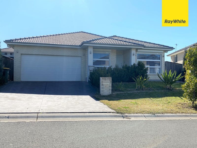 6 Minstrel Street, Glenfield, NSW 2167