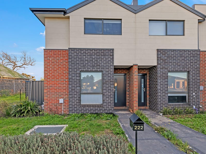 222 Saltlake Boulevard, Wollert, Vic 3750 Townhouse for Sale