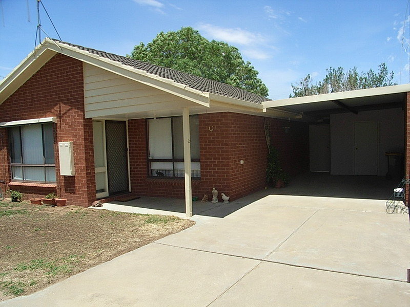 2/70 Hovell St, Echuca, Vic 3564 Property Details