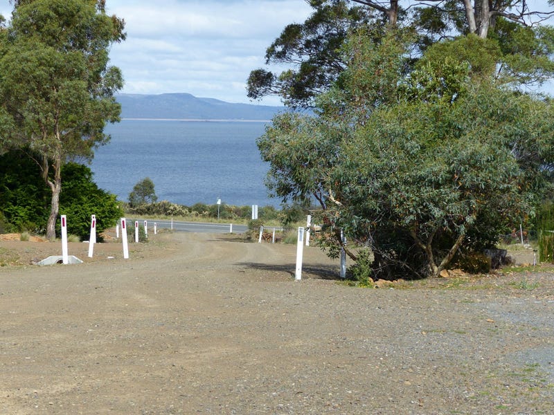 13 Johnstone Road, Doctors Point, TAS 7304