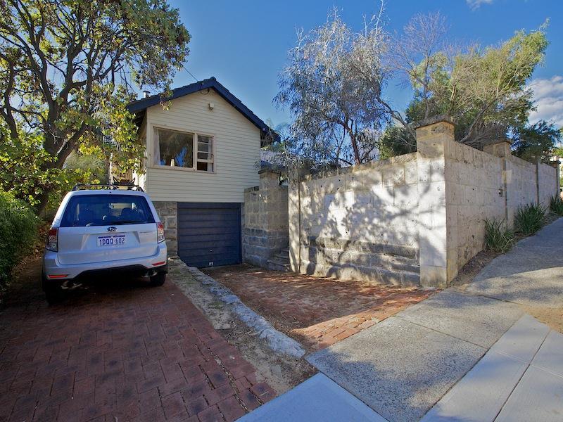 122 Brighton Road, Scarborough, WA 6019 Property Details