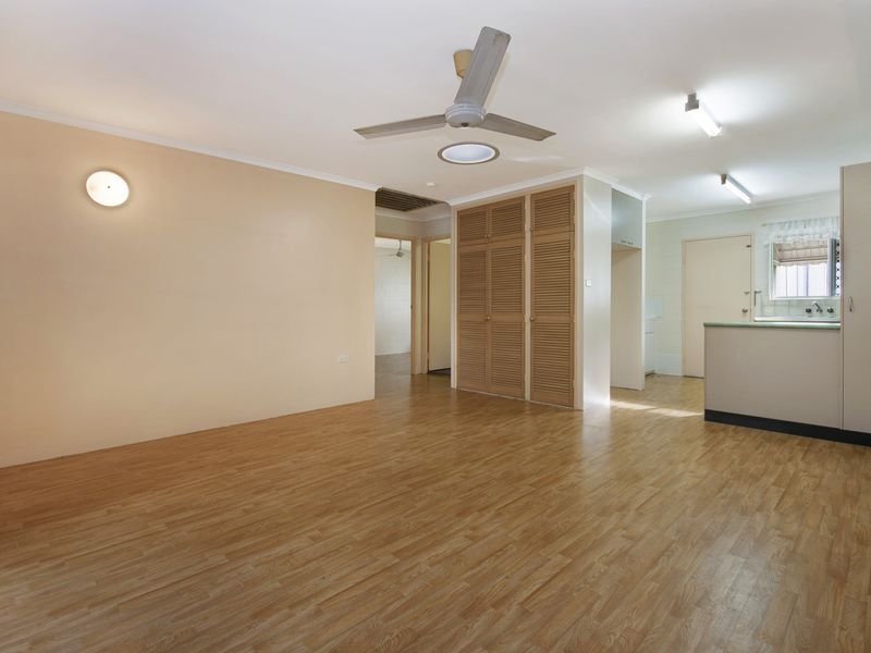 9 473 Mccoombe Street Mooroobool Qld 4870 Property Details