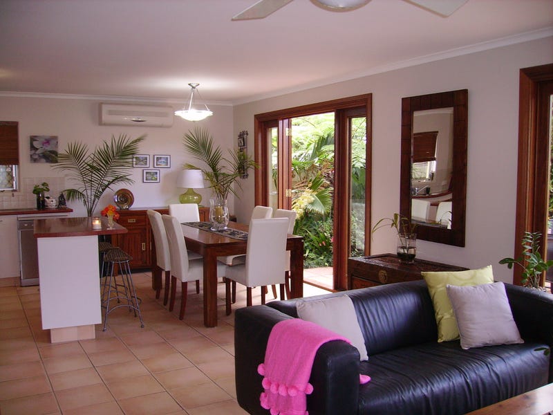 134 Bamboo Avenue, Benowa, QLD 4217