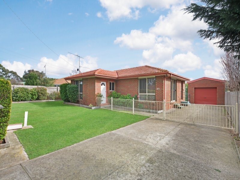 24 Manifold Road, Woodend, Vic 3442 Property Details