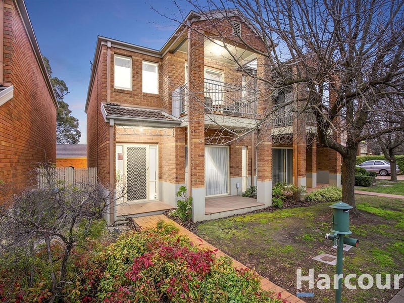 11 St Laurent Rise, Knoxfield, Vic 3180 Property Details