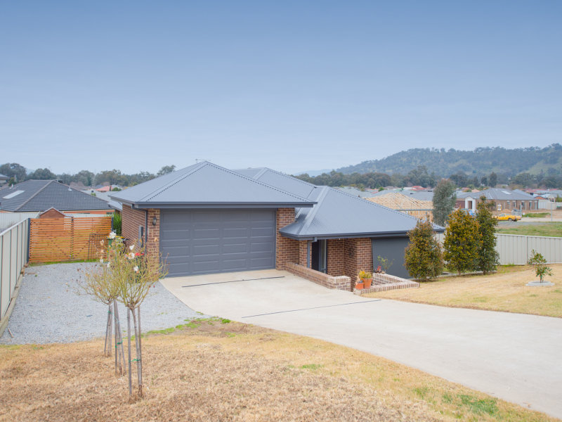 44 Brewer Drive, West Wodonga, VIC 3690