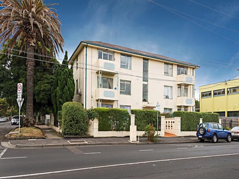 1/131 Glenlyon Road, Brunswick, Vic 3056 Property Details