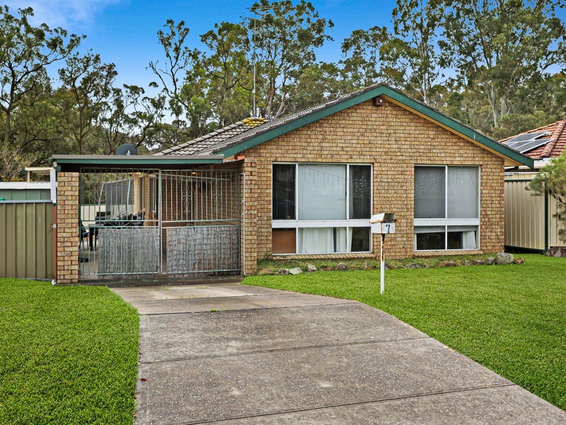 7 Ironside Avenue, St Helens Park, NSW 2560