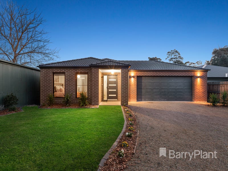 1/11 Britton Road, Seville, Vic 3139 Property Details