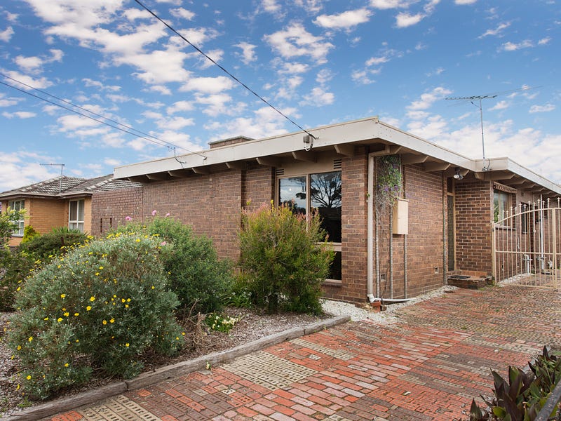 10 Selsey Street, Seaford, Vic 3198 - Property Details